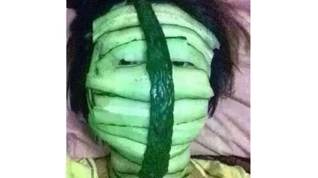 5 Potret Pemakaian Skincare Alami Ini Kocak, Bikin Senyum