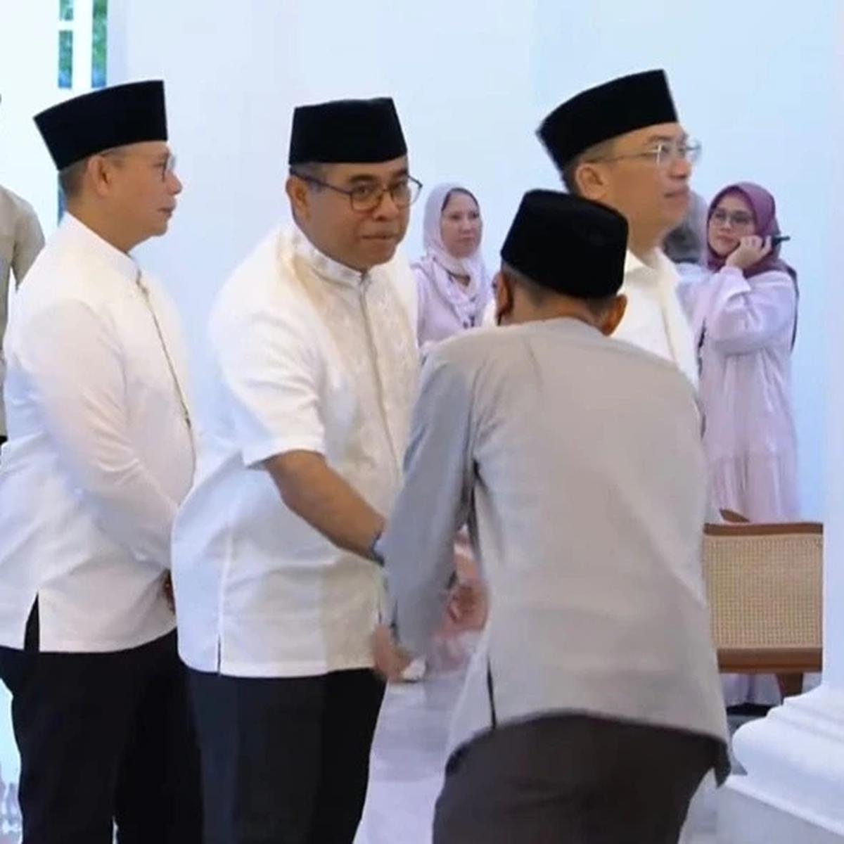 Menteri Antre Open House Prabowo