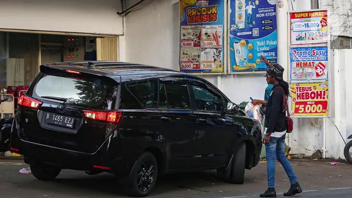 Juru Parkir Liar Kembali Marak di Minimarket Jakarta