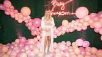 Setelah acara baby shower Khloe Kardashian langsung melanjutkan dengan acara pesta ulang tahun tertutup untuk sang kekasih.(Instagram/khloekardashian)