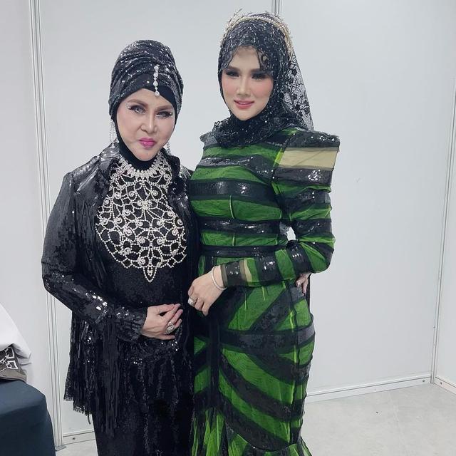 Elvy Sukaesih Jadi Kejutan, Duet Bareng Mulan Jameela Di Konser Dewa 19 Hingga Beri Kecupan Manis untuk Ahmad Dhani