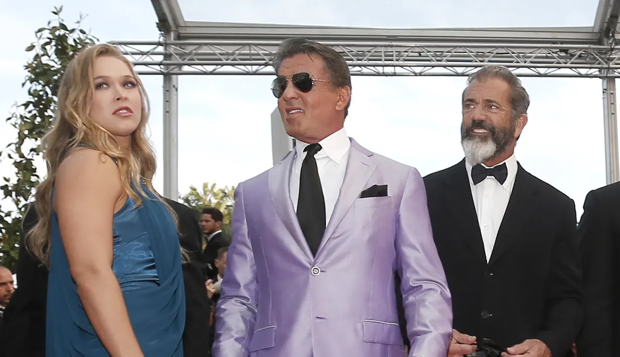 Kisah kehidupan Ronda Rousey yang akan terangkum dalam sebuah film biopik berjudul 'My Fight/Your Fight' dirangani oleh Mark Bomback sebagai penulis skrip filmnya. Ronda berharap filmnya akan menjadi spesial melalui Mark. (Bintang/EPA)