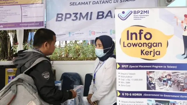 Job Fair terbesar yang digelar Dinas Ketenagakerjaan (Disnaker) Kota Tangerang di Stadion Benteng Reborn.