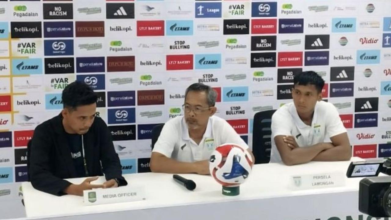 Trivia: Kalah di Kandang, Aji Santoso Soroti Lini Depan Persela yang Tumpul Usai Takluk dari Deltras