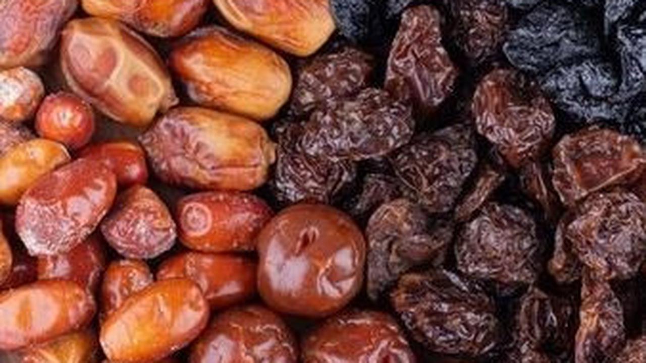 Pastikan untuk memilih kurma yang memiliki label "Made in" atau "Product of" negara-negara tersebut. Atau, Anda juga bisa memeriksa kode barcode yang sesuai dengan negara asalnya.&nbsp;