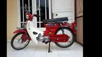 Honda mulai mengembangkan sebuah sepeda motor bermesin empat tak pada 1957 yang menjadi cikal bakal Super Cub.