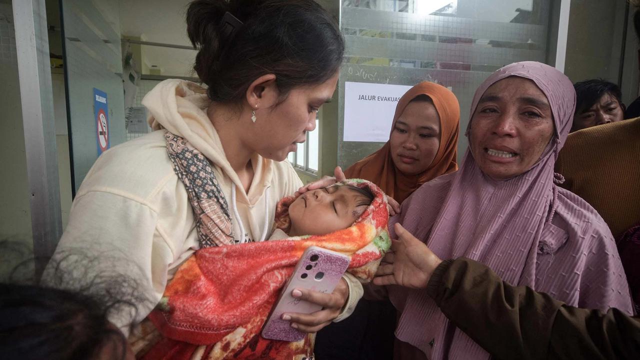 FOTO: Penampakan Longsor Meluluhlantakkan Permukiman di Cisarua Bandung
