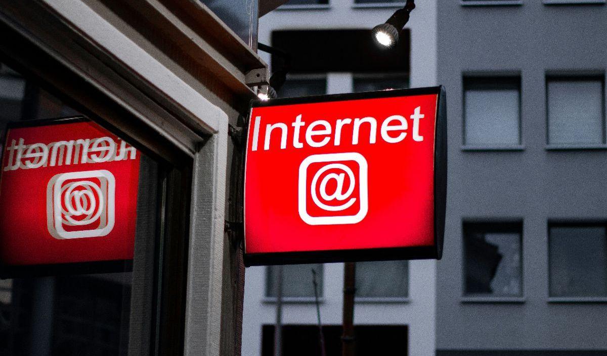 1.&nbsp;Pemilihan Lokasi yang Tepat untuk Router