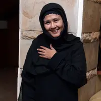 "Dokter pun bilang dia masih bisa bertahan sampai kemarin itu udah gila. Sebelum-sebelumnya dokter pun heran kasusnya gini dan dia masih ada, kan udah bolak balik rawat inap nggak sekali dua kali, udah berkali-kali," kata Mayky, Senin (6/1/2020). (Deki Prayoga/Dream.co.id)