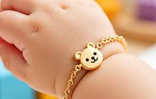 8 Pilihan Model Gelang Bayi yang Menarik dan Ramah untuk Kulit Si Kecil
