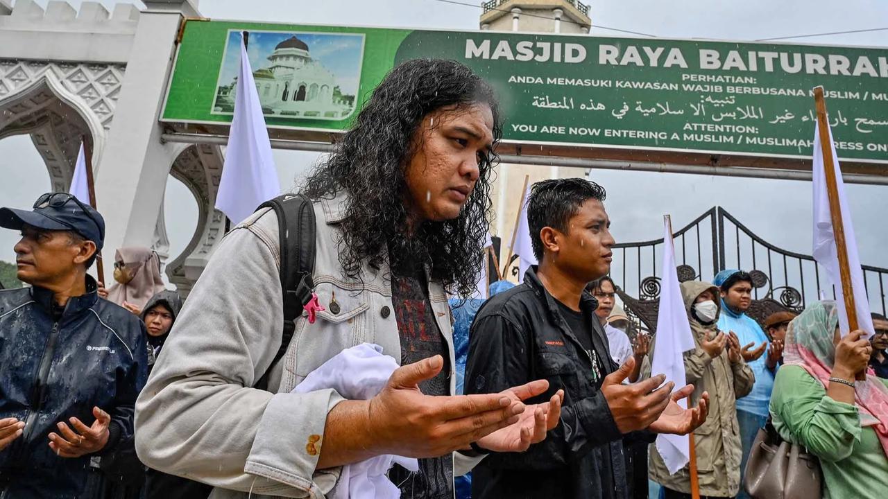 FOTO: Aksi Koalisi Masyarakat Sipil Aceh Dorong Penetapan Banjir Sumatera Sebagai Bencana Nasional