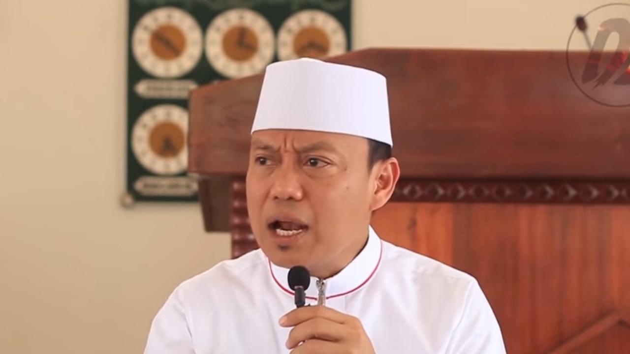 Suap dan Doa yang Tertunda, Pemahaman Ustadz Das'ad Latif tentang Pengaruh Perbuatan Buruk