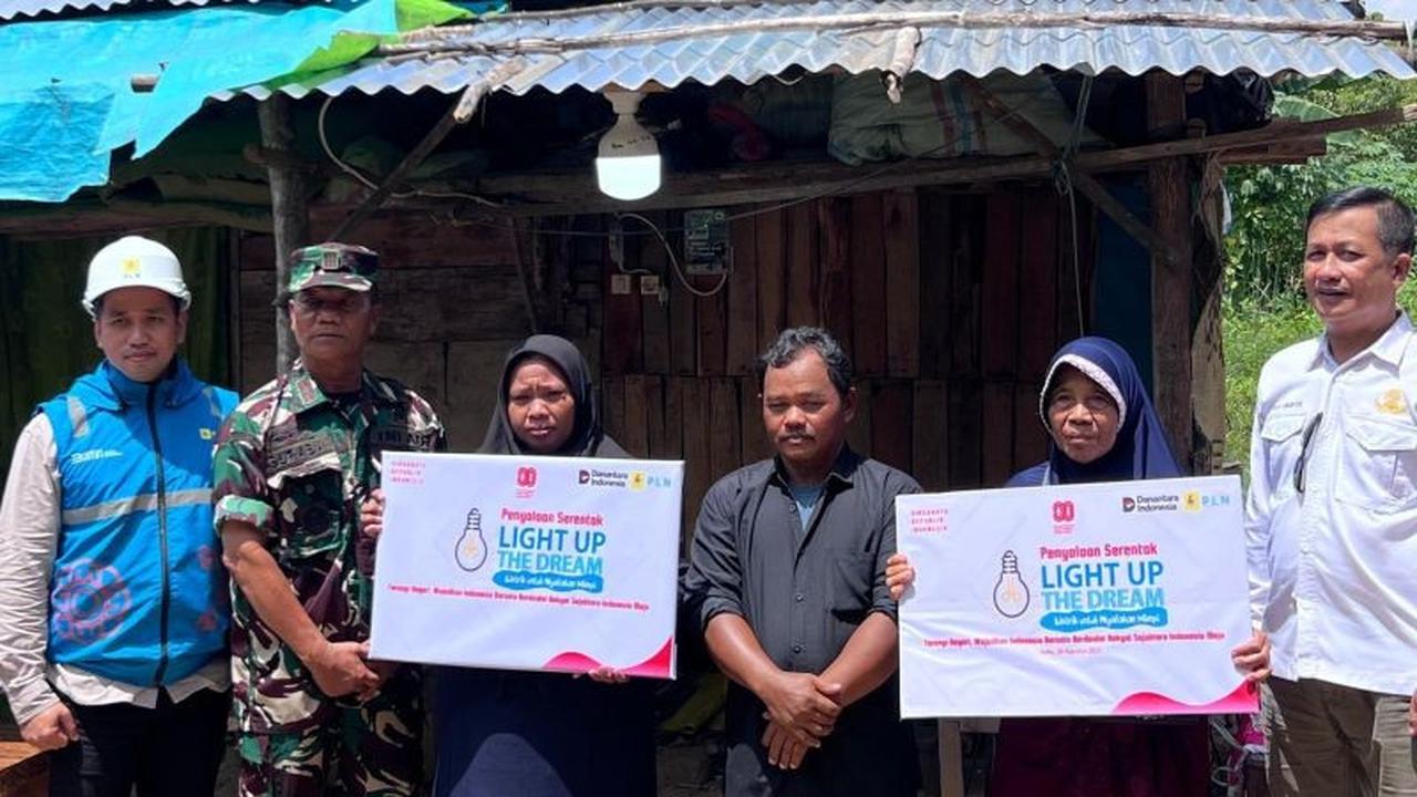 Terungkap! 2 Warga Prasejahtera OKU Kini Rasakan Terangnya Bantuan Sambungan Listrik Gratis PLN