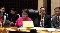 Menlu RI Retno Marsudi dalam pertemuan ASEAN-RRT Post-Ministerial Conference (PMC) di Vientiane, Laos (26/7). (Dok. Kemlu RI)