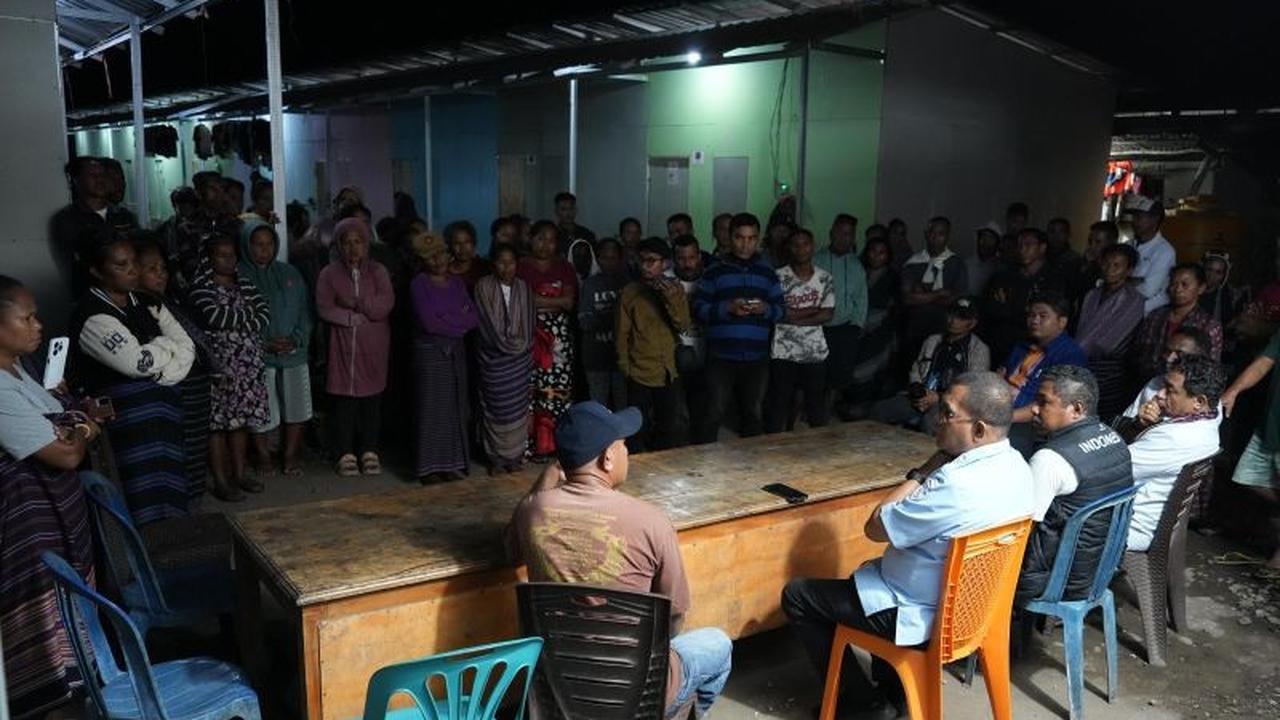 Warga Huntara Lewotobi: Keluhan Air Bersih dan Akses Sekolah di Pengungsian Jadi Sorotan