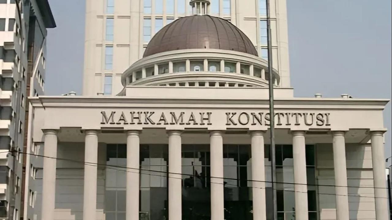 Sebab, kata Masinton, MK pada sejumlah gugatan terkait batas usia minimal calon presiden dan calon wakil presiden justru ditolak.<br>