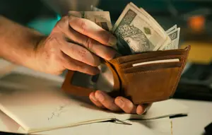 Cash Stuffing di Era Digital, Kembali ke Dompet Fisik untuk Rem Belanja Online