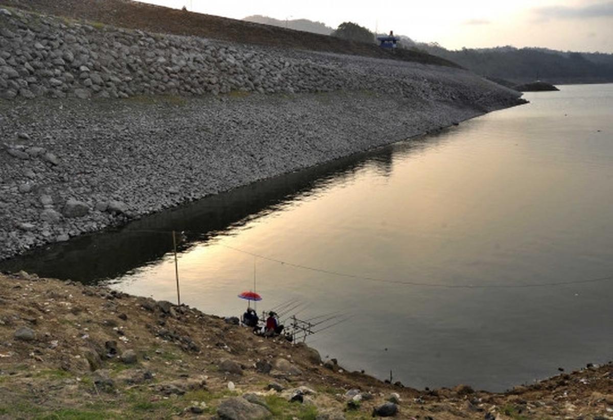 Dilanda kemarau, Waduk Wadas Lintang mengering drastis