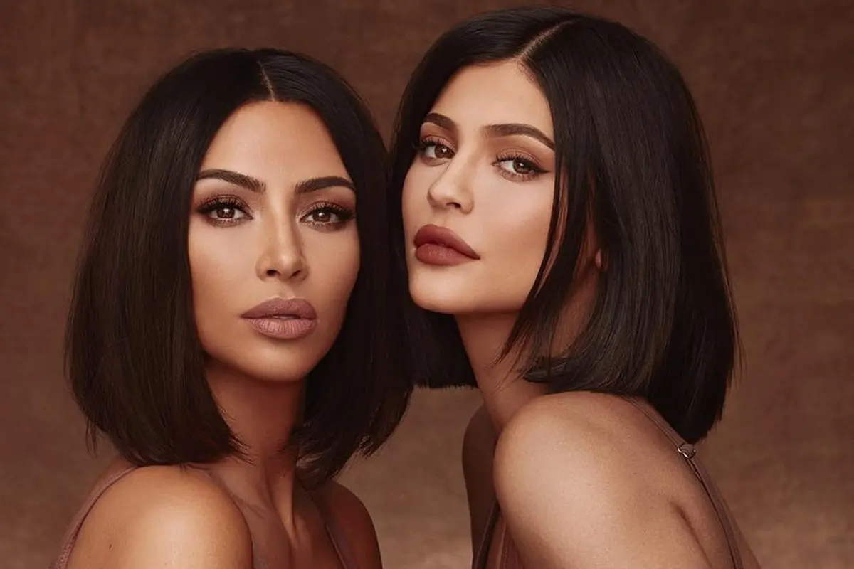 Kim Kardashian dan Kylie Jenner
