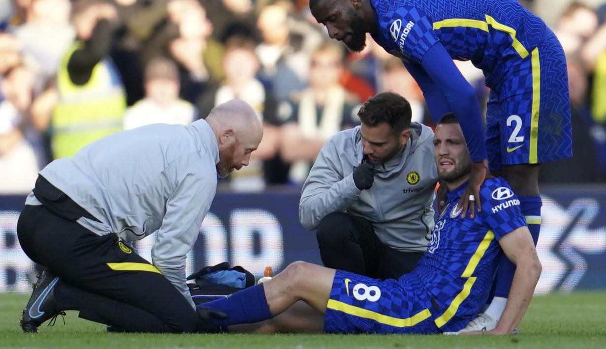 Cederanya akan cukup mengkhawatirkan bagi Chelsea menjelang laga final FA Cup melawan Liverpool pada 14 Mei mendatang. Pasalnya, ia merupakan salah satu gelandang andalan The Blues. (AP/Jon Super)