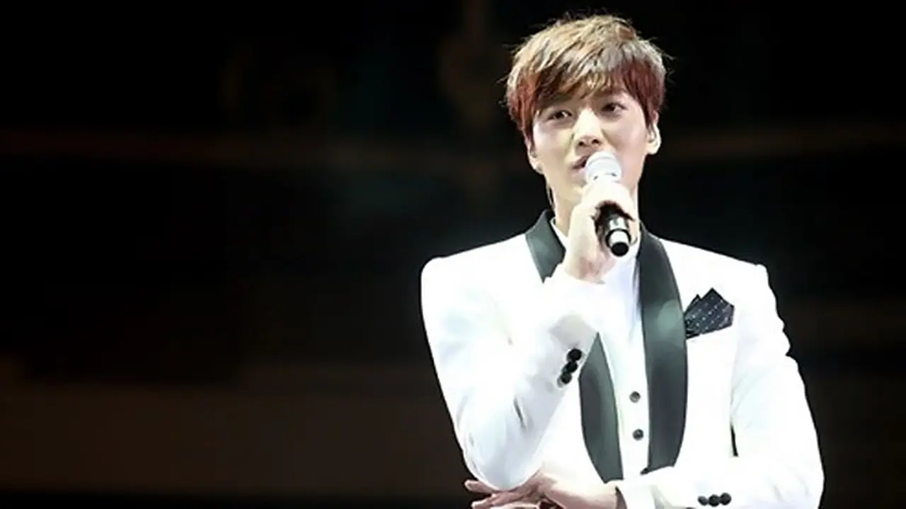 lee-min-ho-140130b.jpg