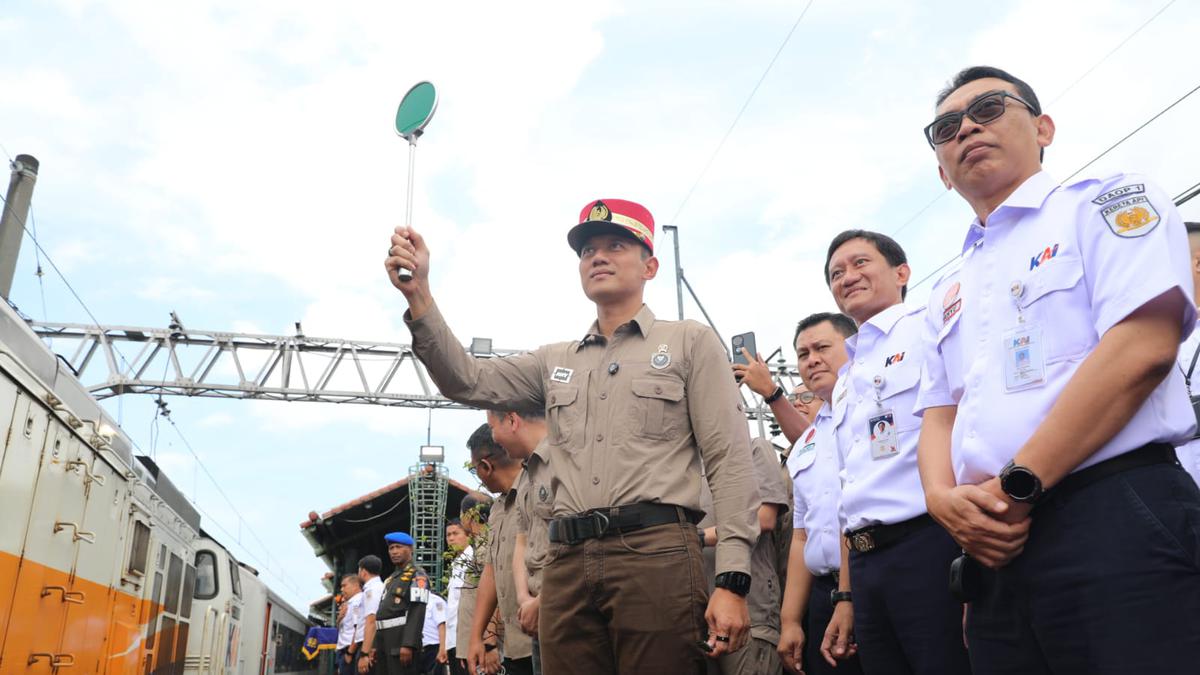 AHY Ingatkan Potensi Banjir Jawa Tengah, Minta KAI Antisipasi Jalur Kereta