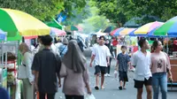 Kawasan Ramadhan Street Food ramai dikunjungi masyarakat yang berburu takjil berbuka puasa (Istimewa)