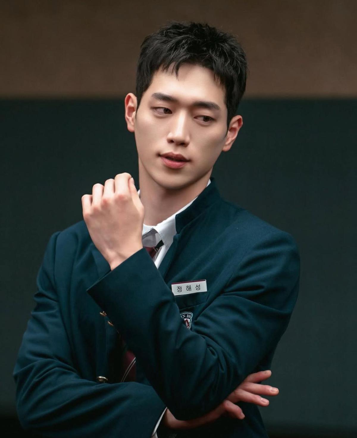 5 Potret Tampan Seo Kang Joon, Pemeran Kim Hyung-Bae di Drama Korea Undercover High School