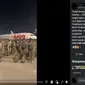 Gambar Tangkapan Layar Video yang Diklaim Tentara China masuk ke Indonesia Menggunakan Maskapai Penerbangan Lion Air (sumber: Facebook).
