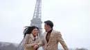 "Tujuan ku ya ini melihat dia tertawa lepas dan bahagia," tulis Ruben Onsu dalam foto yang mengambil latar belakang menara kebanggaan warga Paris Perancis tersebut. (Instagram/ruben_onsu)