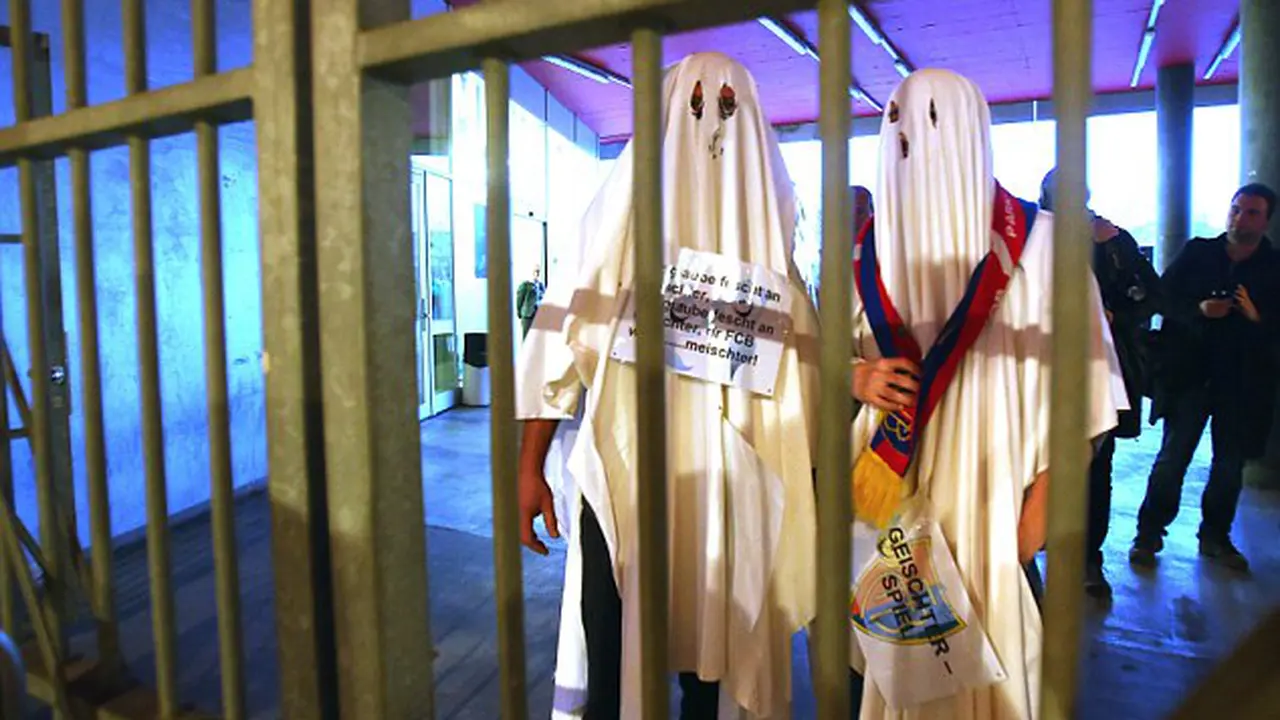 Dua Suporter "Hantu" Sukses Buat Basel Tekut Valencia