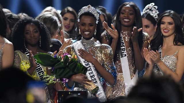 Perkenalkan Zozibini Tunzi Pemenang Miss Universe 2019 Lifestyle Liputan6 Com