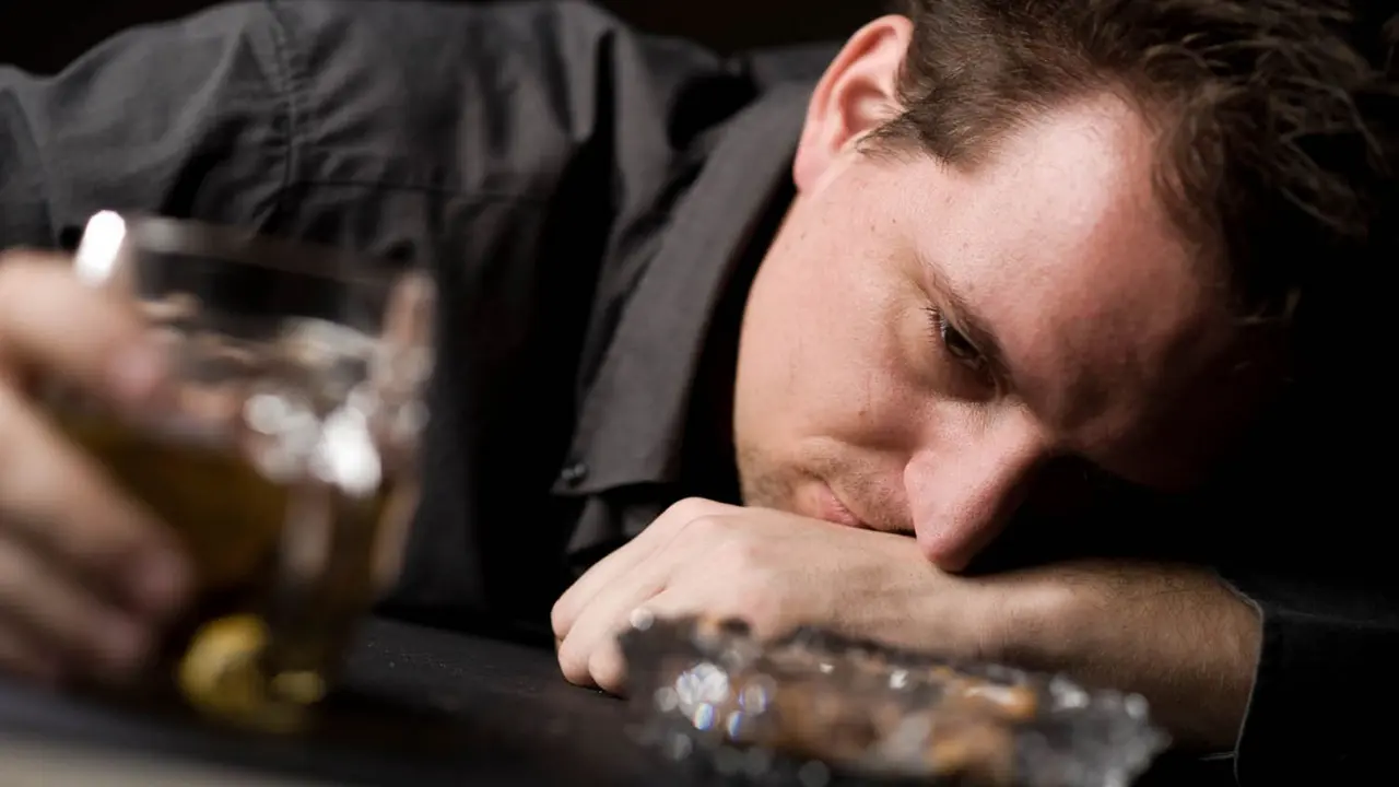 4 Tipe Peminum Alkohol ala Tokoh Sastra dan Budaya Pop
