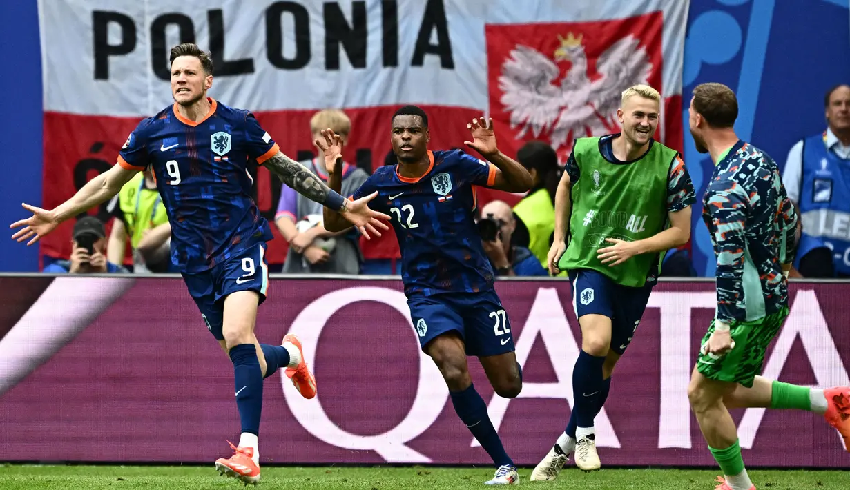 Wout Weghorst menjadi pahlawan Tim Oranye lewat gol penentu kemenangan pada menit ke-83. (GABRIEL BOUYS/AFP)