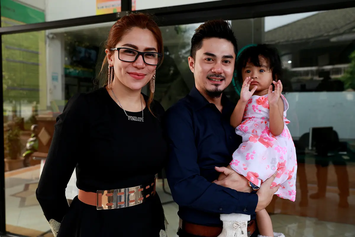 Cinta Penelope dan Donny Hermawan