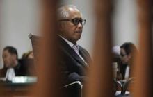 Sopir Ketua PTUN Medan lihat ada amplop di buku pemberian OC Kaligis