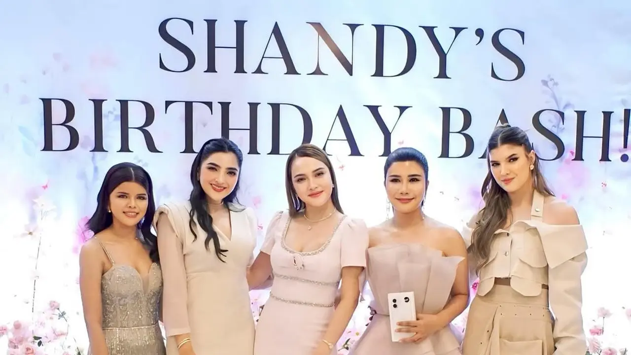 Tampilan Manglingi Shandy Aulia Rayakan Ulang Tahun, Cantik Bak Boneka Barbie dengan Dress Pink