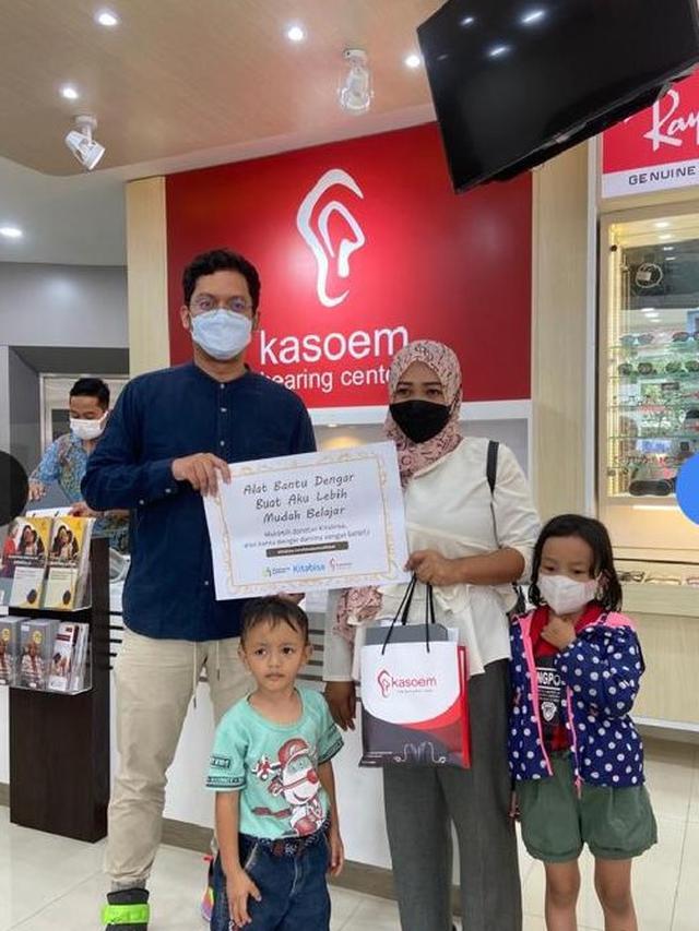 Kisah Driver Ojek Online di Bandung, Berjuang Kumpulkan Uang agar Putranya Bisa Kembali Mendengar