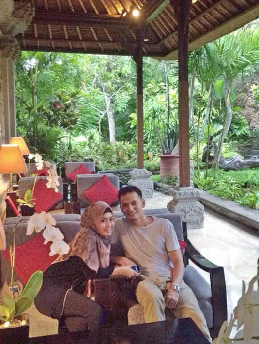 Mengenai kehidupannya sehari-hari, Fedi mengaku berjalan biasa saja. Mengaku sebagai pasangan yang malas, bersama istri dan anaknya yang belum lama ini lahir, mereka banyak habiskan  waktu di rumah. (Instagram/fedinuril)