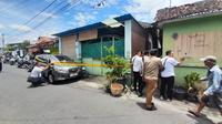 Polisi Lakukan olah TKP di rumah korban pembunuhan di Banyuwangi (istimewa)