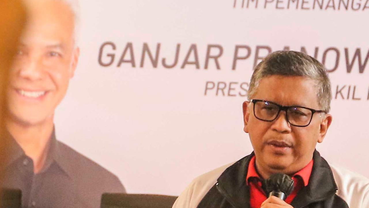 Hasto Sebut Ada Intimidasi: Kades Kalau Masih Mau Tidur sama Istri, Dukung Pasangan 02