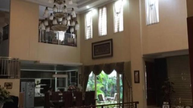 Garasi Muat 9 Mobil, Ini 7 Potret Rumah Mewah Andre Taulany yang Dijual