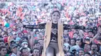 Pelantun lagu berjudul Ojok Jaluk Pegat ini memiliki penampilan yang sangat simple saat di atas panggung. Ia jarang mengenakan dress saat tampil menyanyi.  (Liputan6.com/IG/@ratnaantikamonata_rafcreal_new)