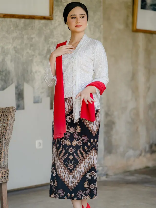 6 Inspirasi Kebaya Warna Putih untuk Hari Kartini, dari Tissa Biani hingga Prilly Latuconsina