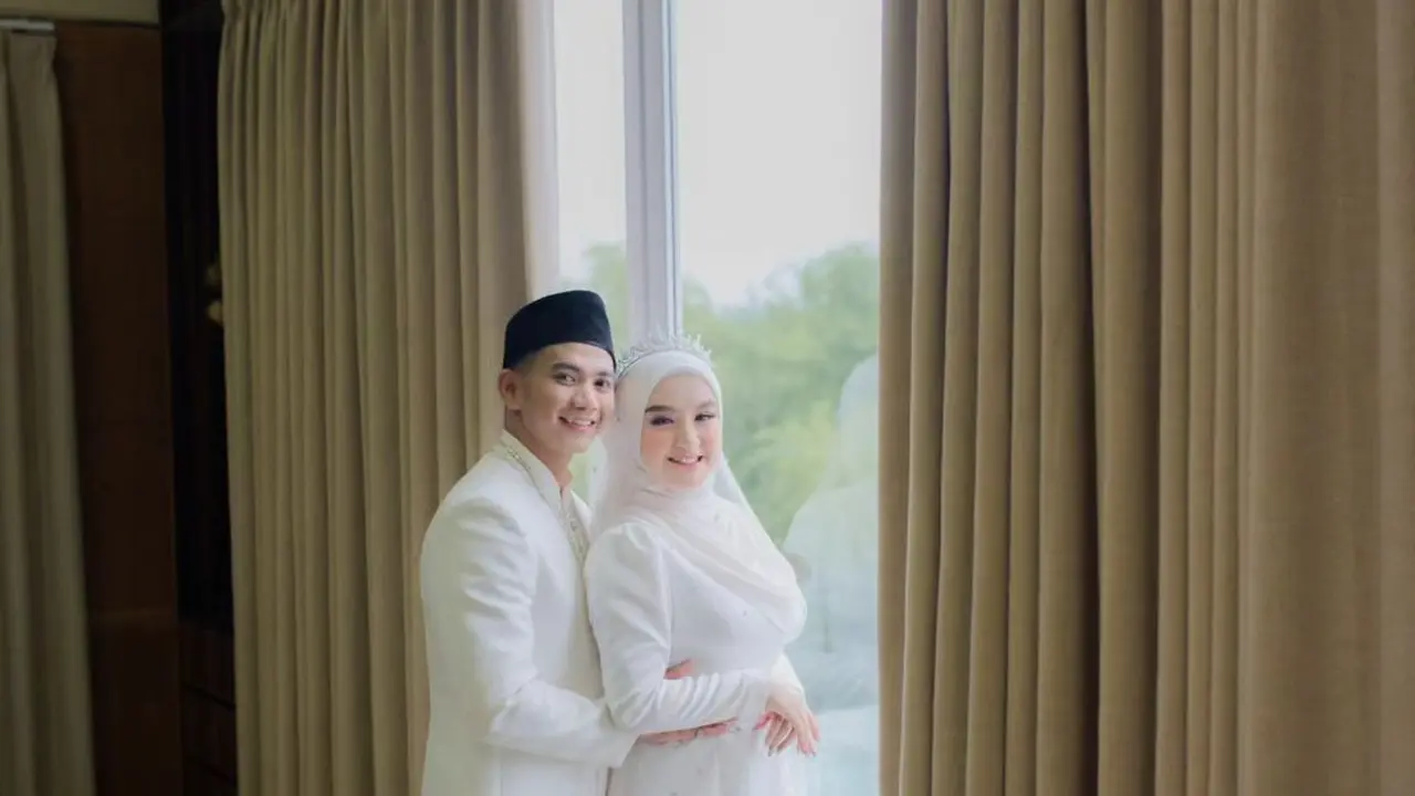 Susul Nadya Mustika, 6 Gaya Rizki DA Resmi Menikahi Hersa Rahayu dalam Balutan Busana Pengantin Melayu
