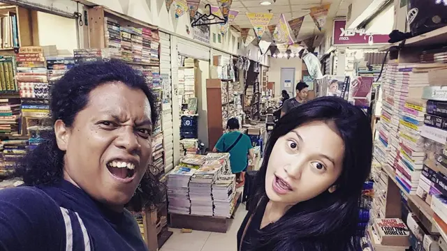 Tak Direstui Orangtua, Ini 7 Momen Kemesraan Indah Permatasari dan Arie Kriting