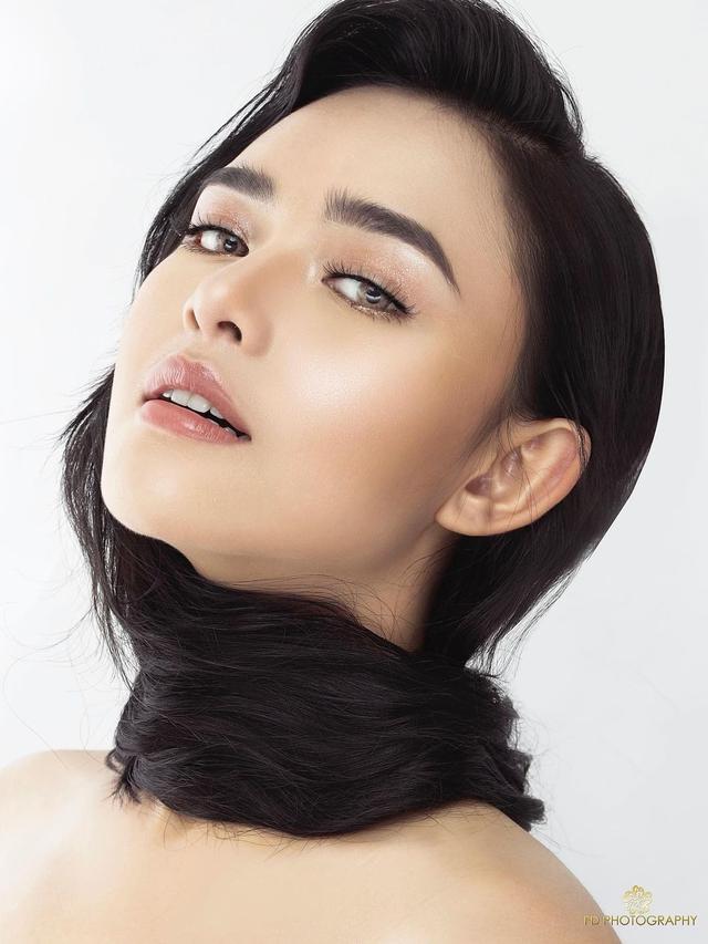 6 Gaya Pemotretan Amanda Manopo dengan Rambut Panjang, Makin Memesona