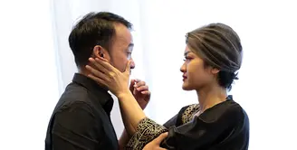 Persahabatan Julia Perez dan Ruben Onsu sudah tak diragukan lagi. Saat dalam kondisi susah, keduanya sahabat ini mencoba membantu memberikan support untuk saling menguatkan. Yuk lihat persahabatan keduanya. (Deki Prayoga/Bintang.com)