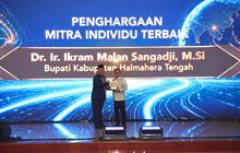 Bupati Halmahera Tengah Raih Piala Citra Paramesti Universitas Terbuka