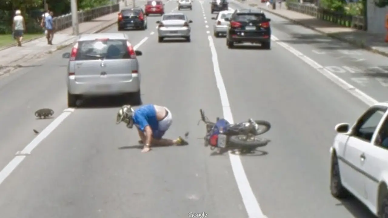 Google Street View Rekam Detik-detik Terjadinya Kecelakaan